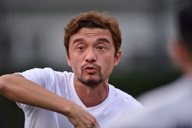 被绑在tk机上憋尿挠脚心